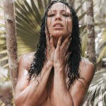 Cassie Del Isla, một nữ diễn viên khiêu dâm hàng đầu đến từ Los Angeles, Hoa Kỳ, đã đọc Tiểu sử của họ và xem họ giới thiệu những video khiêu dâm nào
