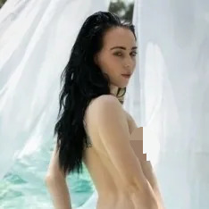 Bambi Black, en top pornostjerne, læs deres bio og mere